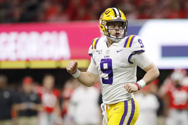 Joe Burrow Can Shoot the Basketball Too &#8211; VIDEO