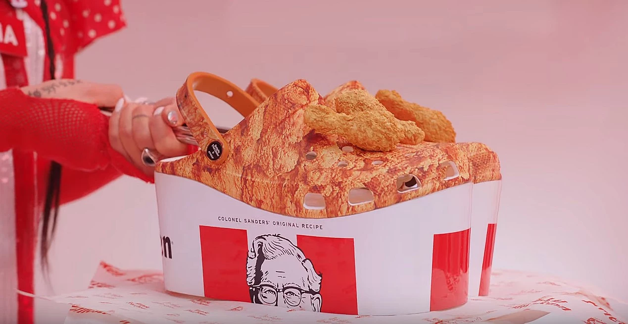 Modsatte Identitet roterende KFC X Crocs Available Spring 2020
