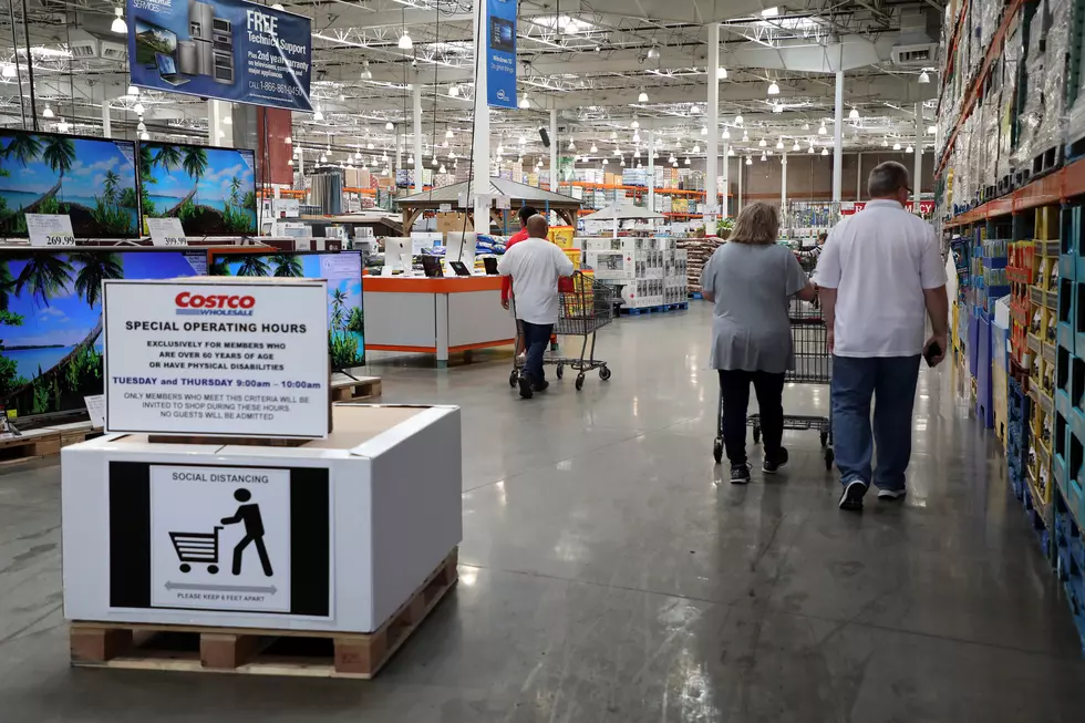 Inside Costco Wholesale store with customer shopping during Coronavirus  outbreak pandemic – Stock Editorial Photo © trongnguyen #362308944