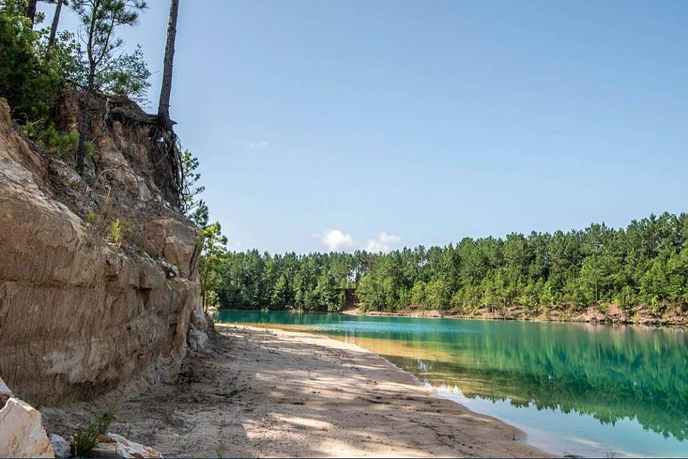 East Texas Ranch for Sale on the Bluest Water You&#8217;ve Ever Seen [Photos]