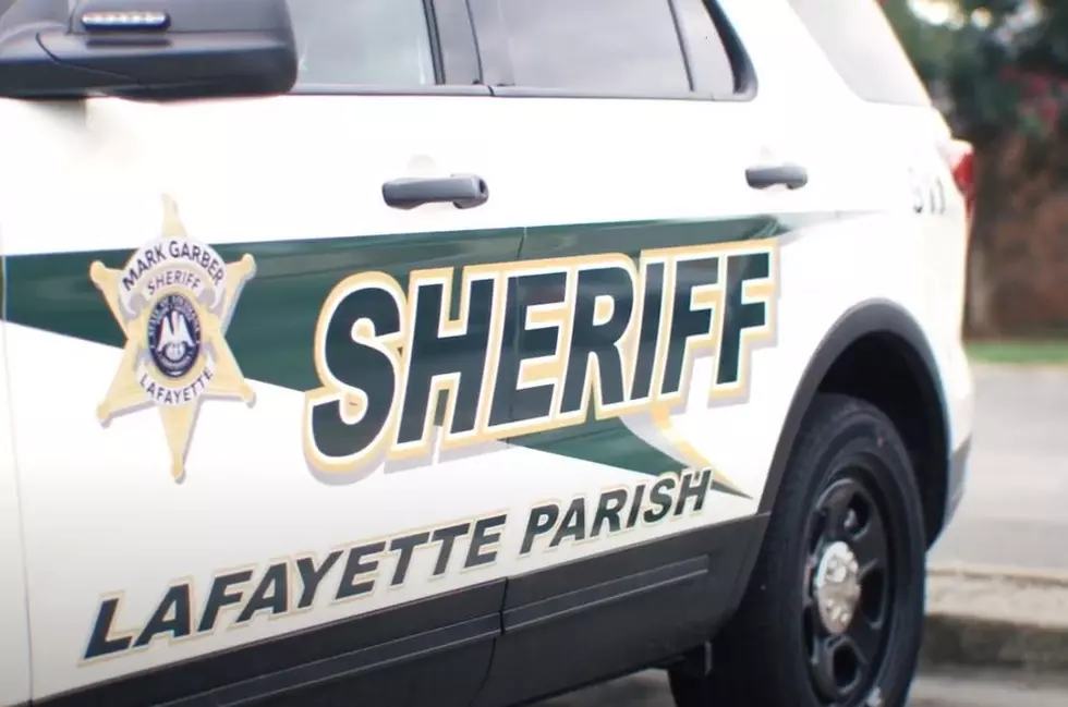 Lafayette Parish Sheriff’s Office Responds to Woman Dressed in All Black in Roadway