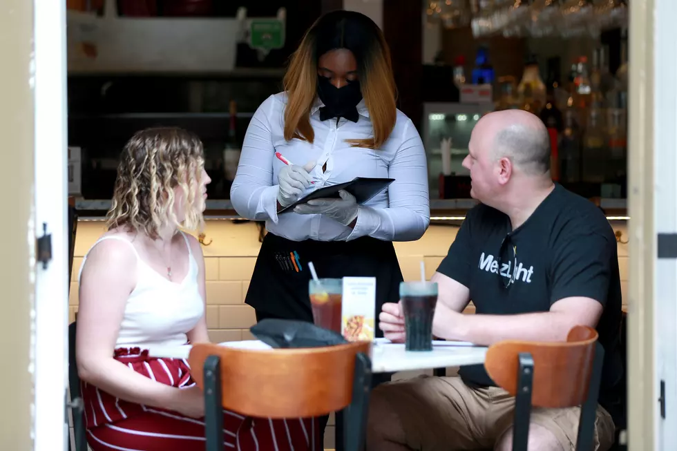 New Orleans Woman Pays It Forward With &#8220;Tip a Server&#8221; [VIDEO]