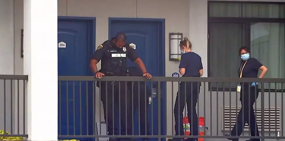 Man Found Decapitated, Partially Dismembered in Hotel Room