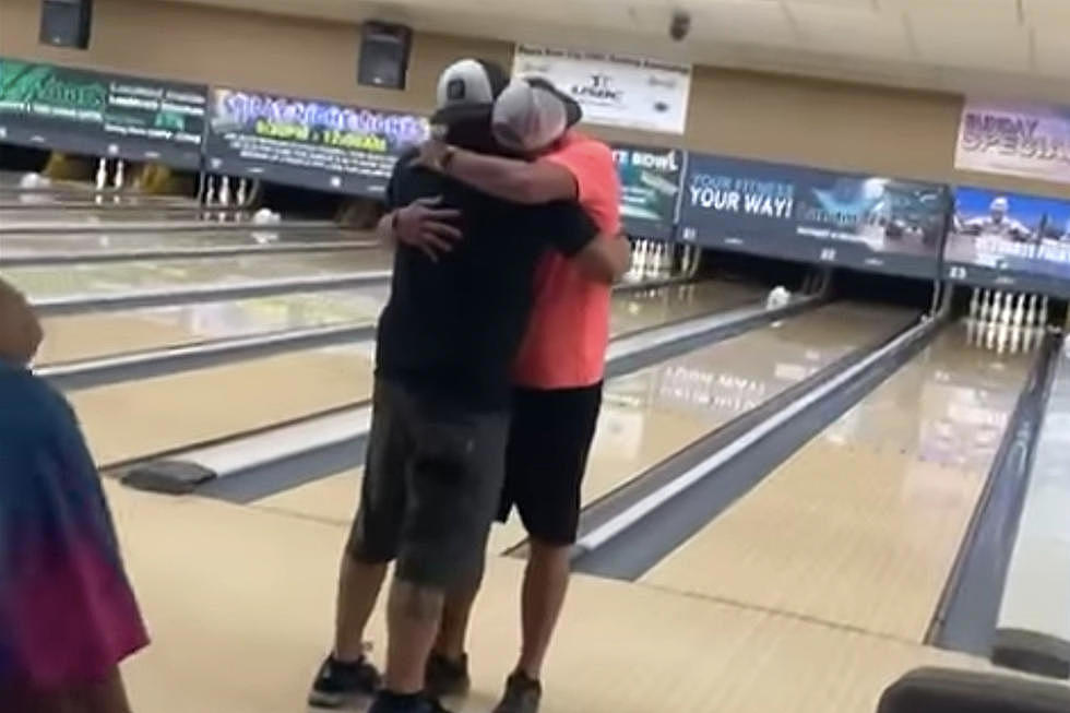 Son Puts Father&#8217;s Ashes in Ball, Then Bowls a Perfect Game [Video]