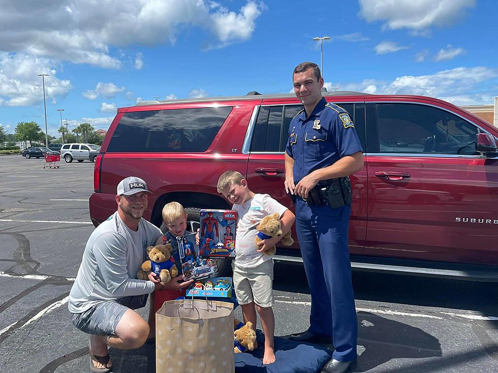 Family Loses Toys in I-10, LSP Comes to the Rescue