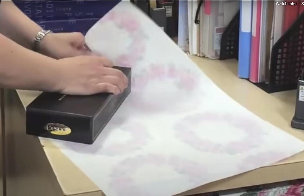 How To Wrap A Gift Like A Pro &#8211; Hacks For Wrapping Odd Shaped Gifts