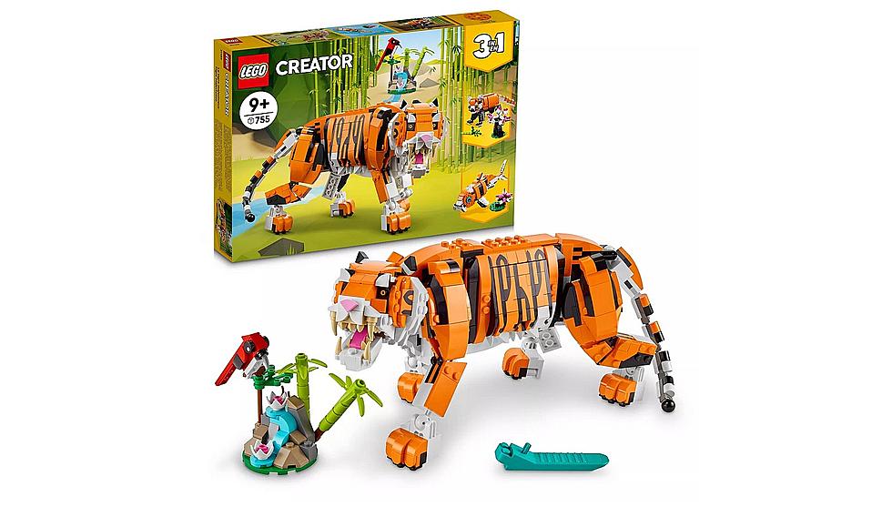 New Anatomically Correct LEGO Year of the Tiger &#8216;Majestic Tiger&#8217; Set is a Bit Odd [Video]