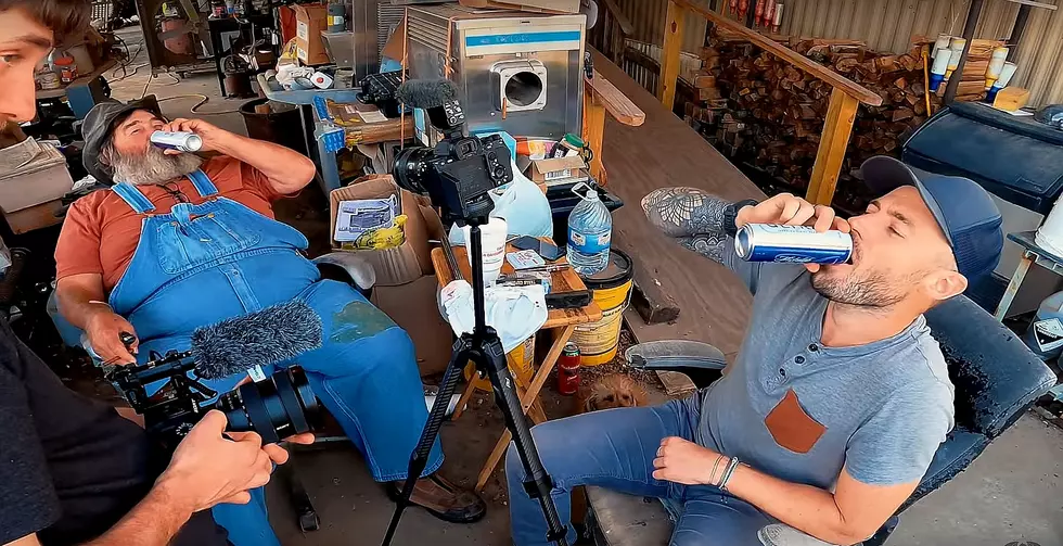 Louisiana Man Skeeter Ray Gives YouTubers a Surprisingly Touching, Delicious Cajun Experience