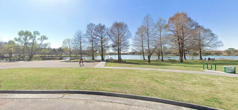 Reports of Man Exposing Himself to Women Around LSU Lakes