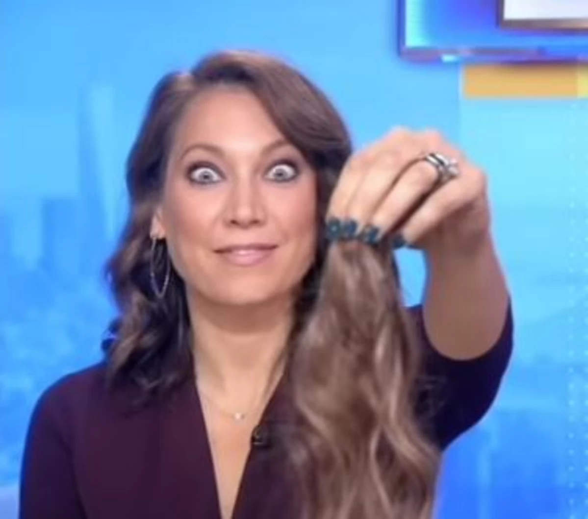 Tv Weather Person Ginger Zee Pulls Out Hair On Live Television