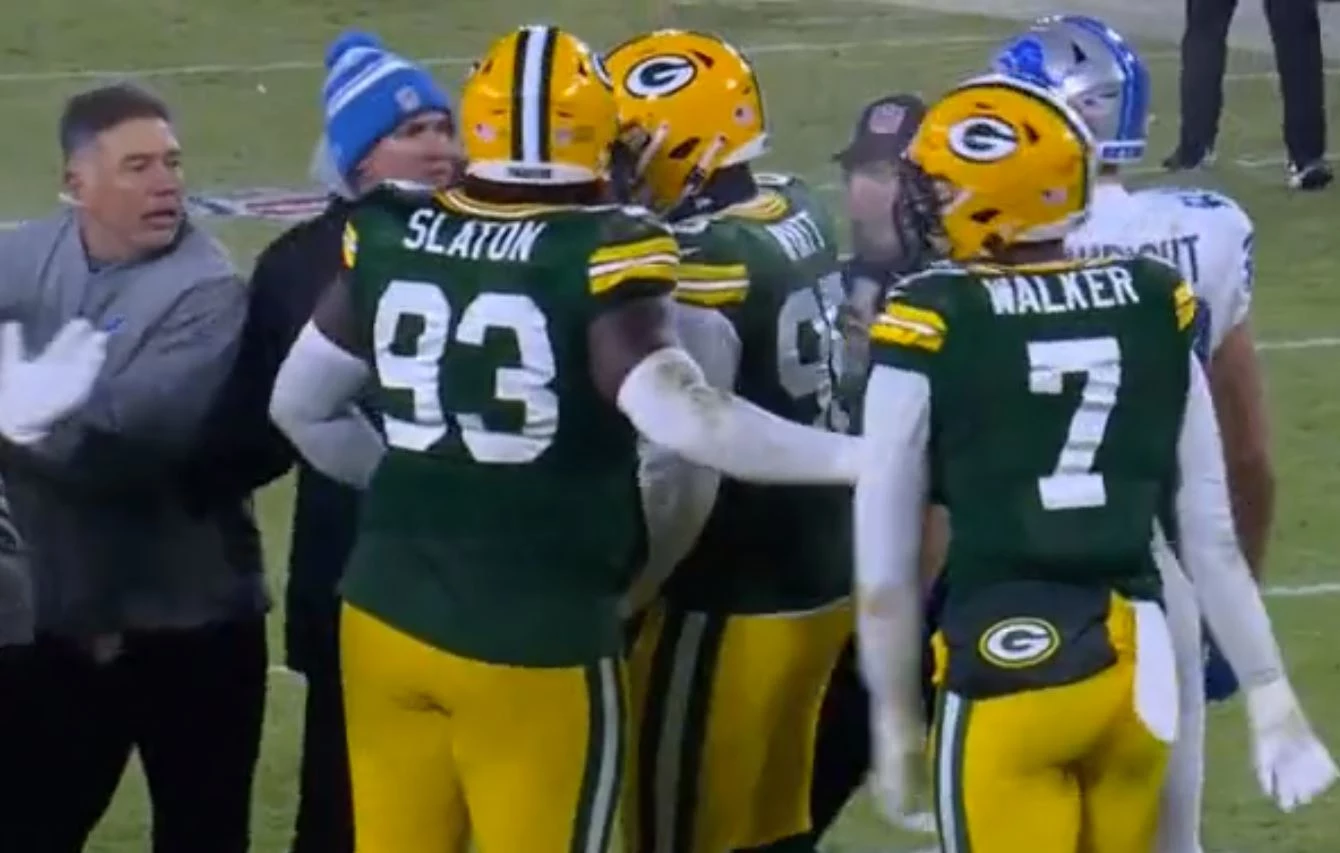 Packers' Quay Walker ejected after shoving Lions athletic trainer