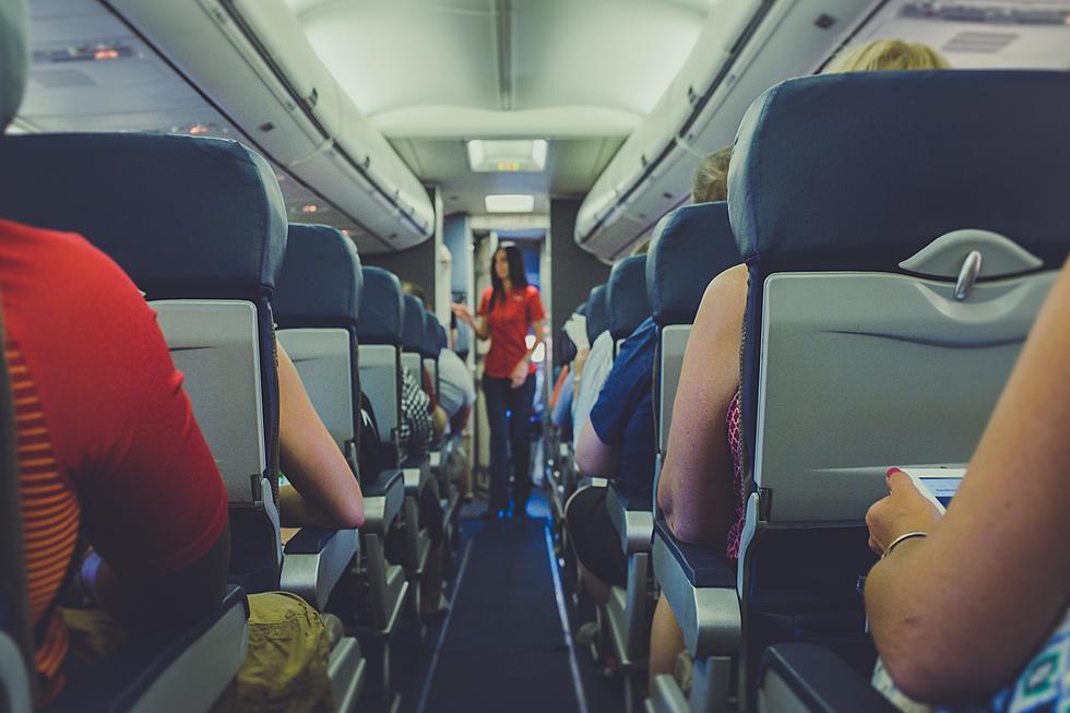 Keep the Middle Seat Open by Using this Hack Next Time You Fly