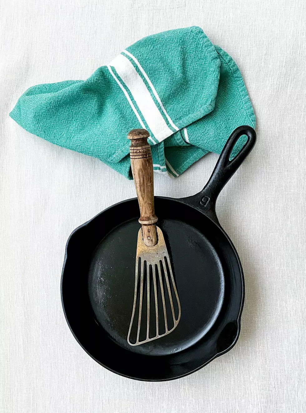 cast iron cookware