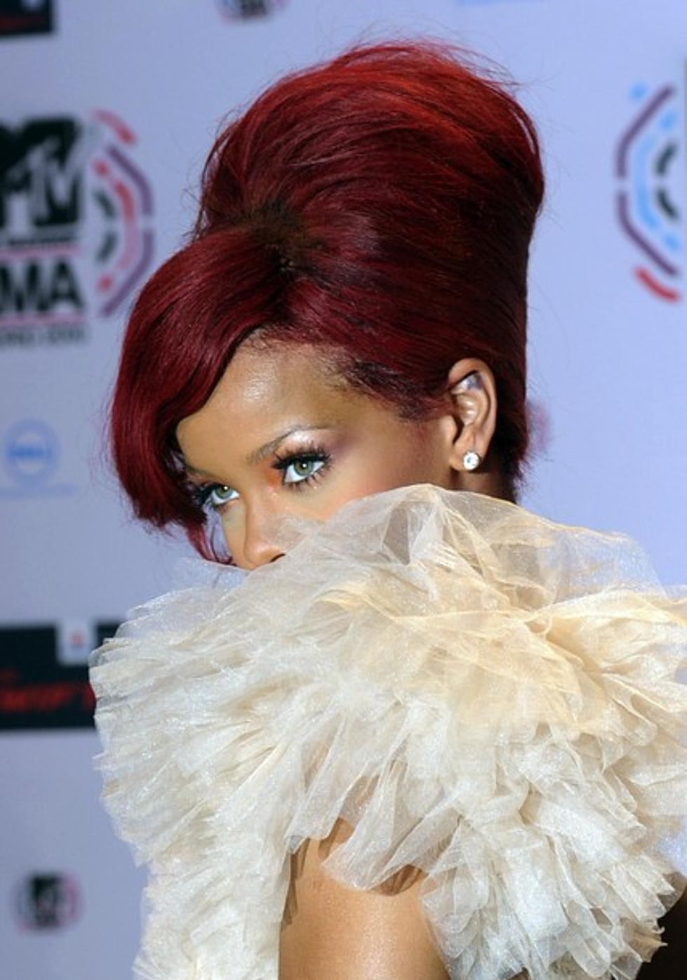 Rihanna Sued by Photographer Over ‘S&M’ Pics
