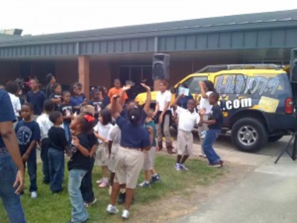 Hot 107-9 Visits Sugarland Elementary&#8217;s &#8216;Field Day&#8217;