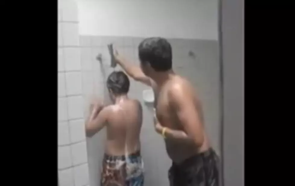 Awesome Shampoo Prank [VIDEO]