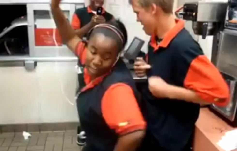 Girl Backs It Up On Co-Worker While Taking Drive-Thru Order At Fast Food Restaurant [VIDEO]