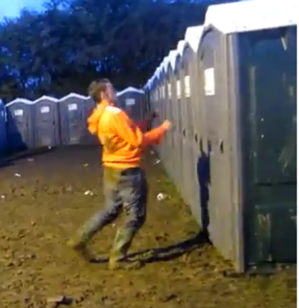 Man vs Porta-Potty…Who Or What Shall Give??? [VIDEO]