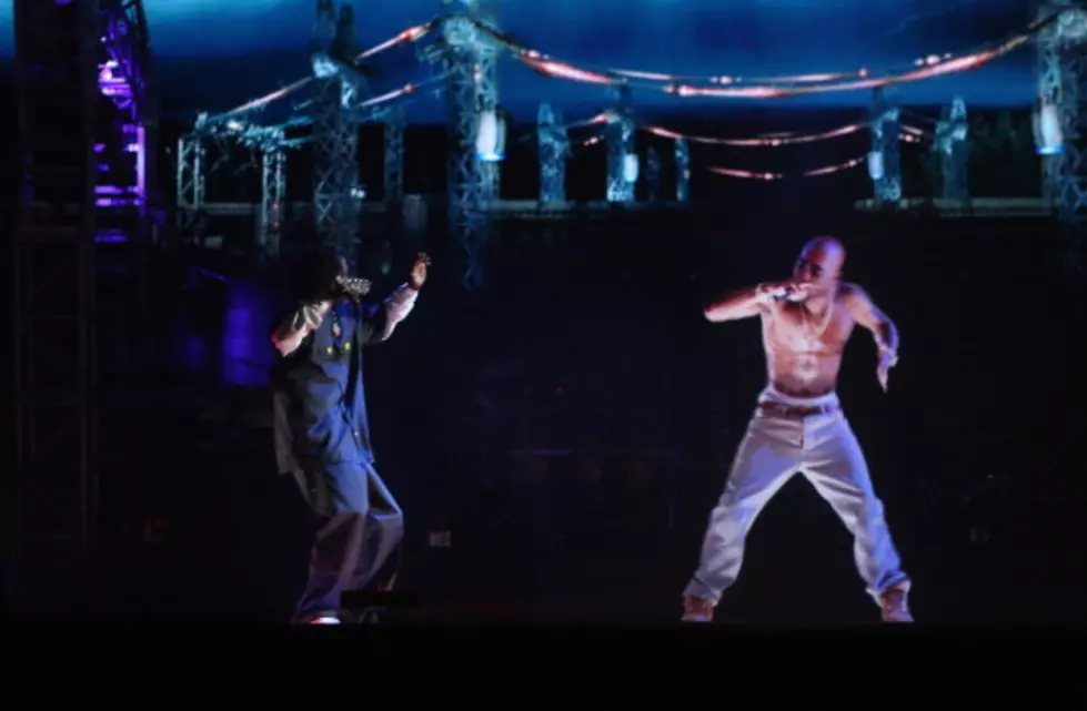 Tupac Hologram Joins Snoop Dogg &#038; Dr. Dre On Stage To Perform At Coachella 2012 [VIDEO]
