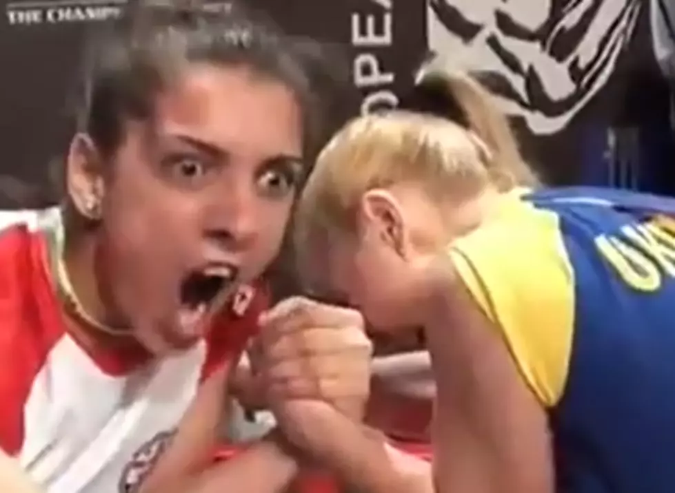 The Sounds & Images Of Women In An Arm Wrestling Competition [VIDEO]
