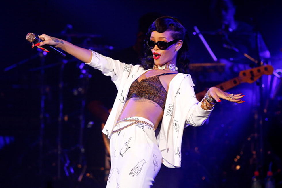 Rihanna Hits Fan With Microphone [VIDEO]
