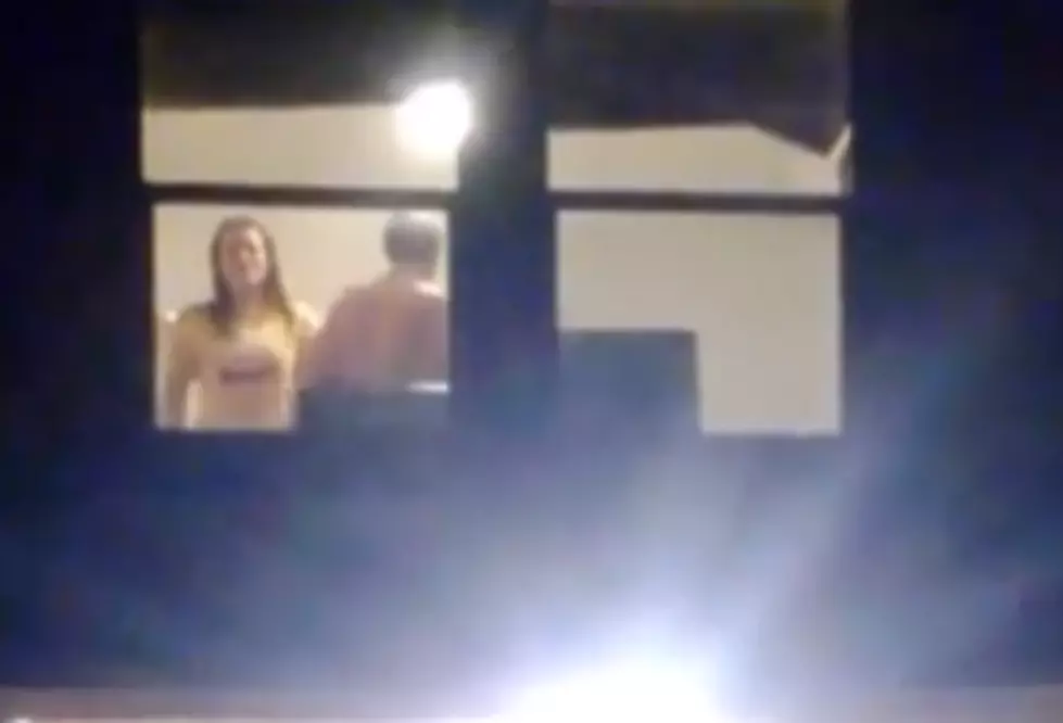 College Kids Hook-Up At Party, Forget To Close Window Blinds [VIDEO]