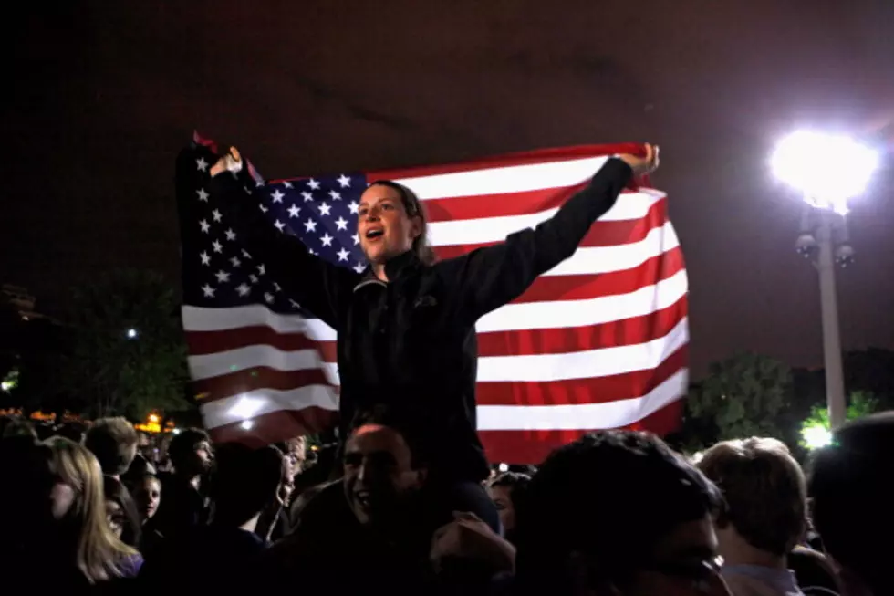 Students Perform The Star Spangled Banner From Hotel Balcony [VIDEO]