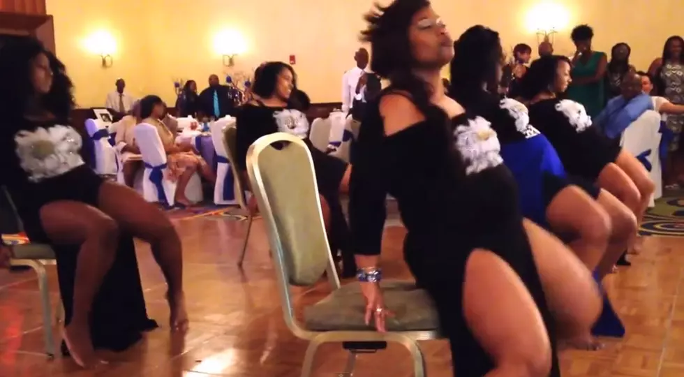 Bridal Party Performs Seductive Routine To &#8216;Drunk In Love&#8217; At Wedding Reception [VIDEO]