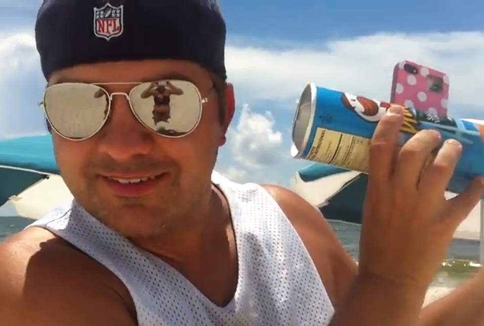 Chris Reed Innovates On The Beach After He Left Radio Back Home [VIDEO]