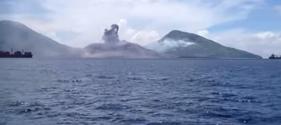Eruption Of Mount Tavurvur Volcano Caught On Video