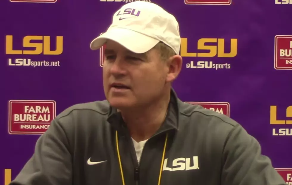 Les Miles Calls Out Reporter For Wearing Red During Bama Week [VIDEO]