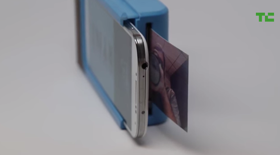 You Can Instantly Print Out Pictures With This New Cell Phone Attachment [VIDEO]