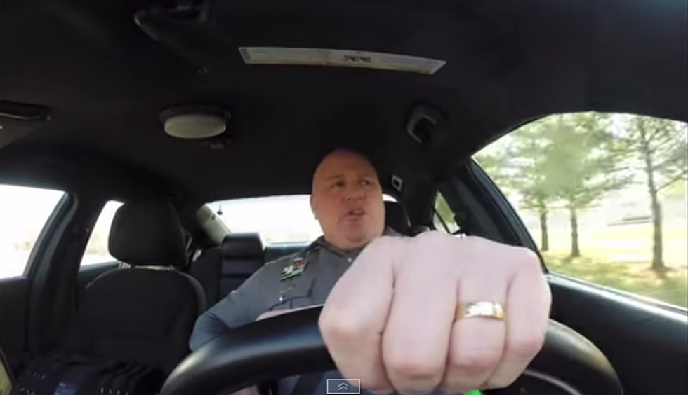 Police Officer Caught Singing Taylor Swift’s ‘Shake It Off’ [VIDEO]