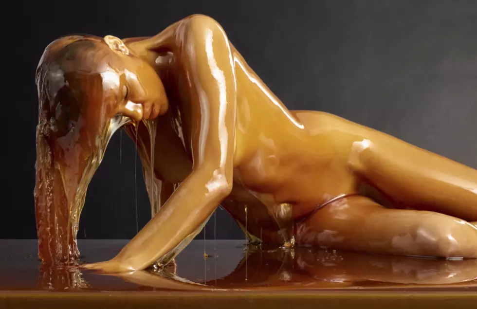 This Is What It Looks Like When A Photographer Pours Honey On Naked Models [VIDEO]