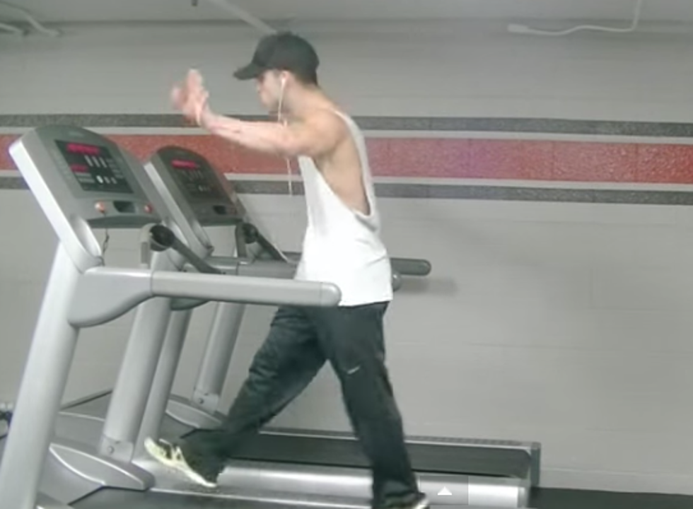 Dude Kills It On The Treadmill While Dancing To ‘Uptown Funk’ [VIDEO]