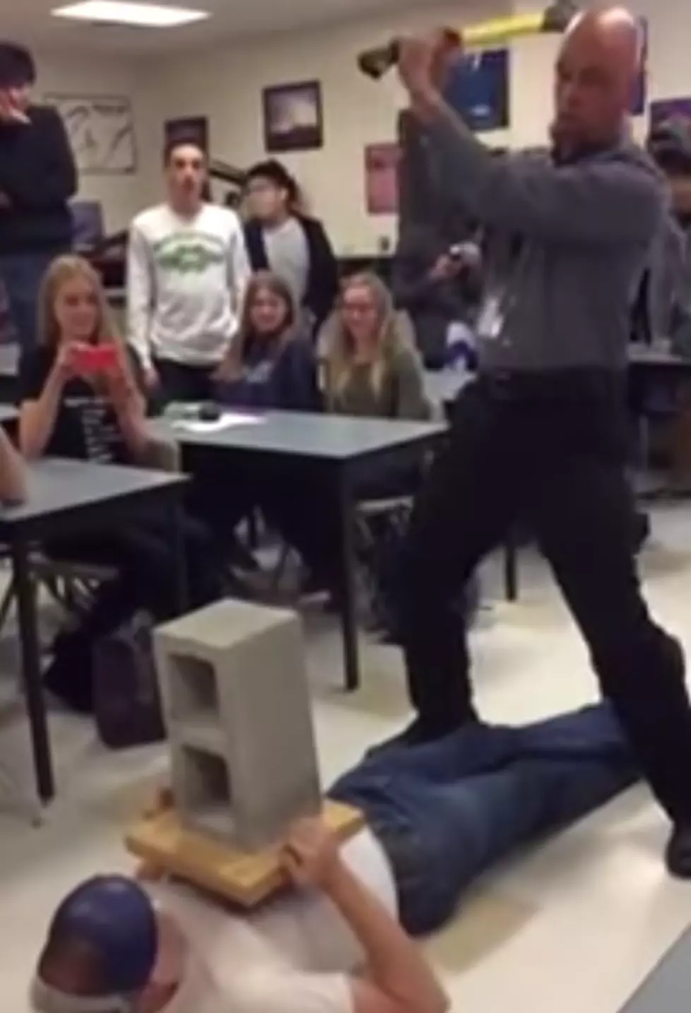 Classroom Science Experiment Goes Really Wrong [VIDEO]