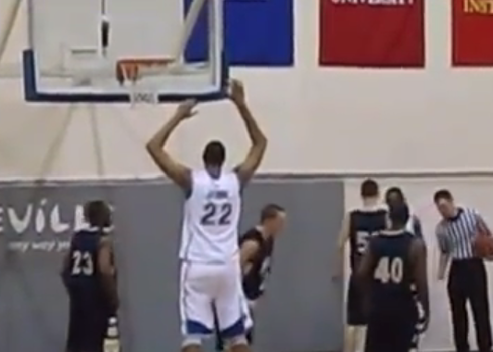 Basketball Players That Don’t Have To Jump To Dunk The Ball [VIDEO]