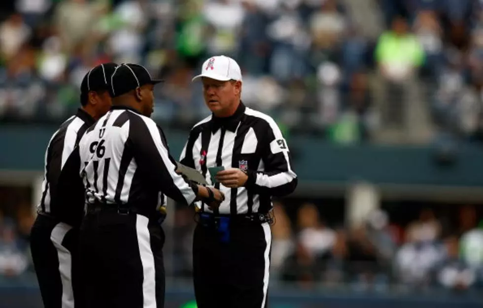 Watch This Referee Outrun Everyone On A Football Field [VIDEO]