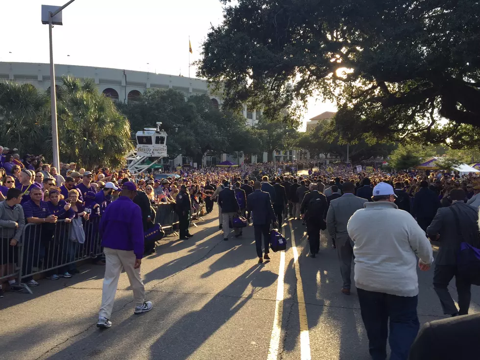 Chris Reed Takes Part In The Ultimate Fan Day Experience At LSU [PICS]