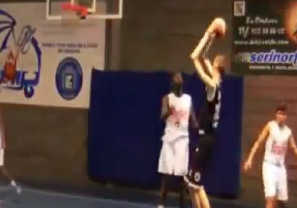 Meet This Mind-Blowing 7-Foot-6 Teen Basketball Player [VIDEO]