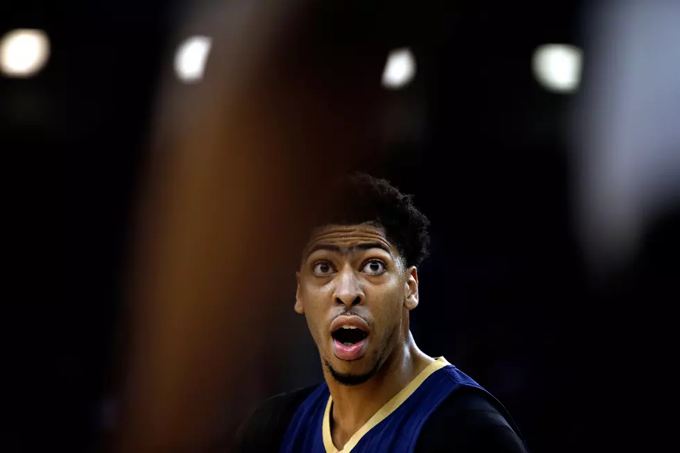 New Orleans Pelican Anthony Davis Sinks Shot From Sideline [VIDEO]