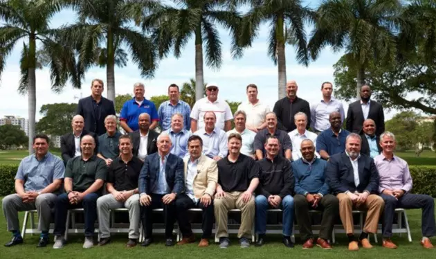 Sean Payton Skips Out On NFL Coaches Photo [PIC]