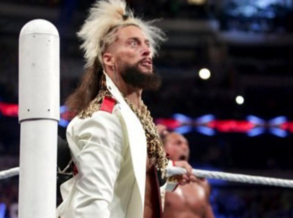 WWE Superstar Enzo Amore Suffers Scary Injury [VIDEO]