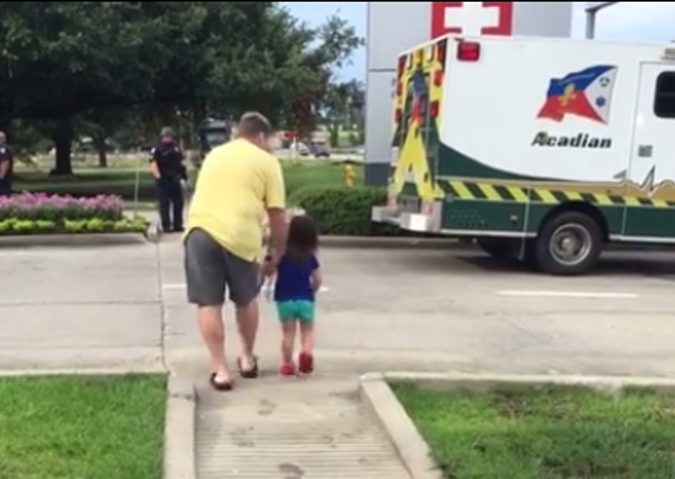 Little Girl Drops Off Flowers To Baton Rouge Police [VIDEO]