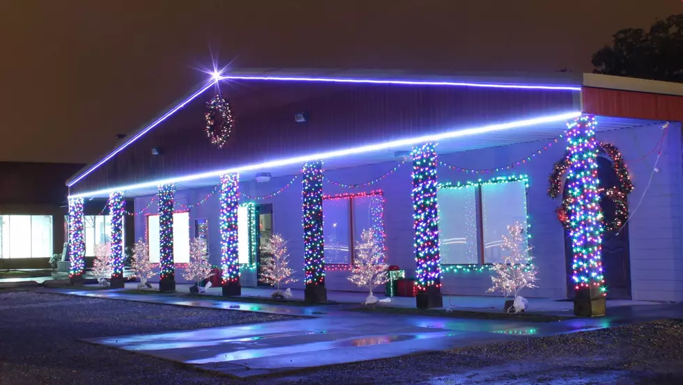 The Best Neighborhoods In Acadiana To See Christmas Lights