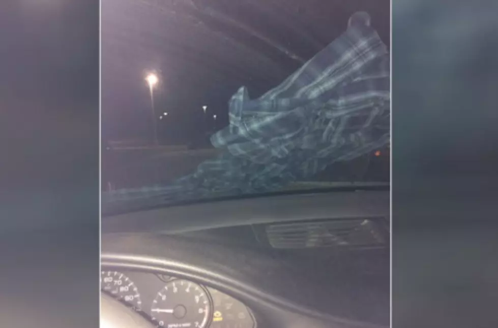 Woman&#8217;s Warning After Finding Flannel Shirt On Windshield