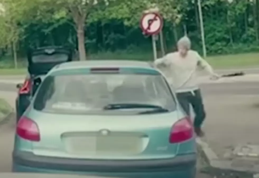 Guy With Bat Loses Road Rage Fight [NSFW-VIDEO]