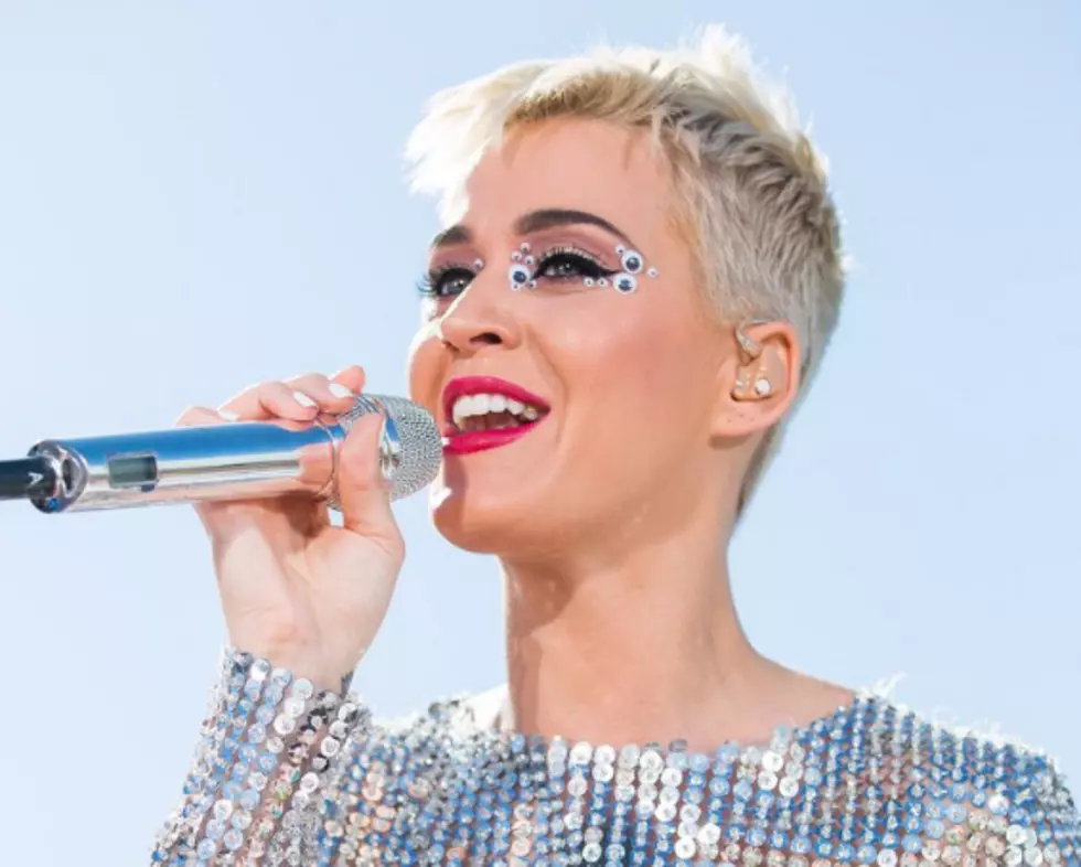 Katy Perry Sets Twitter Record