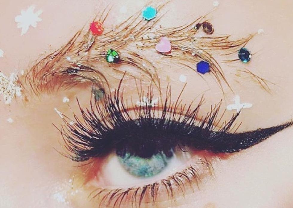 Christmas Tree Eyebrows Are The Most Extra Thing You’ll See This Holiday Season