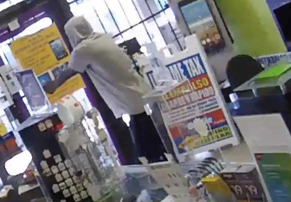Houston Robber Prays For Release After Being Locked In Store [VIDEO]